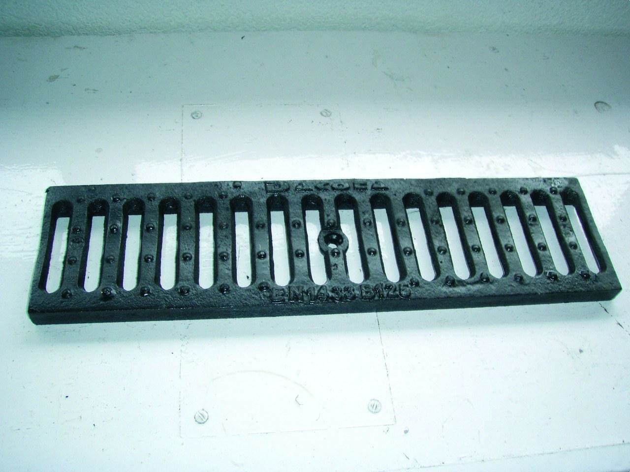 ADEQUA - Rejilla fundición 130x500mm RF-130-B125 resistencia B125