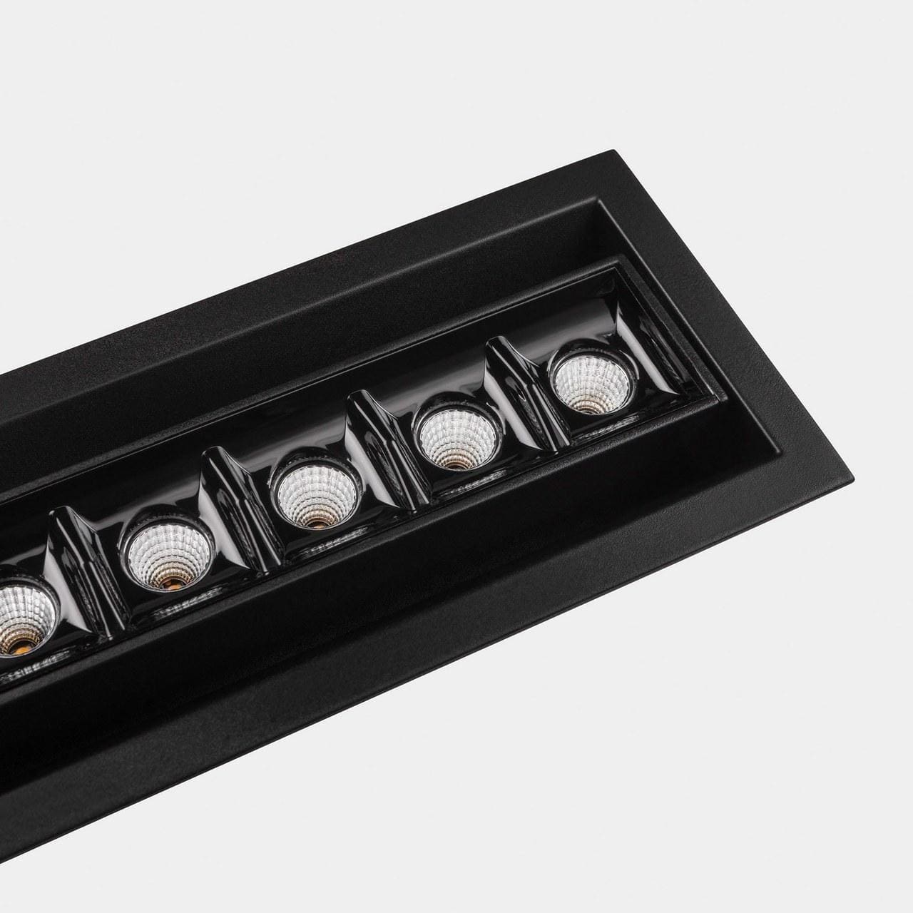 LEDS-C4 - Downlight BENTO 6 LEDS 12,2W 3000K CRI90 48 negro IP20 802lm
