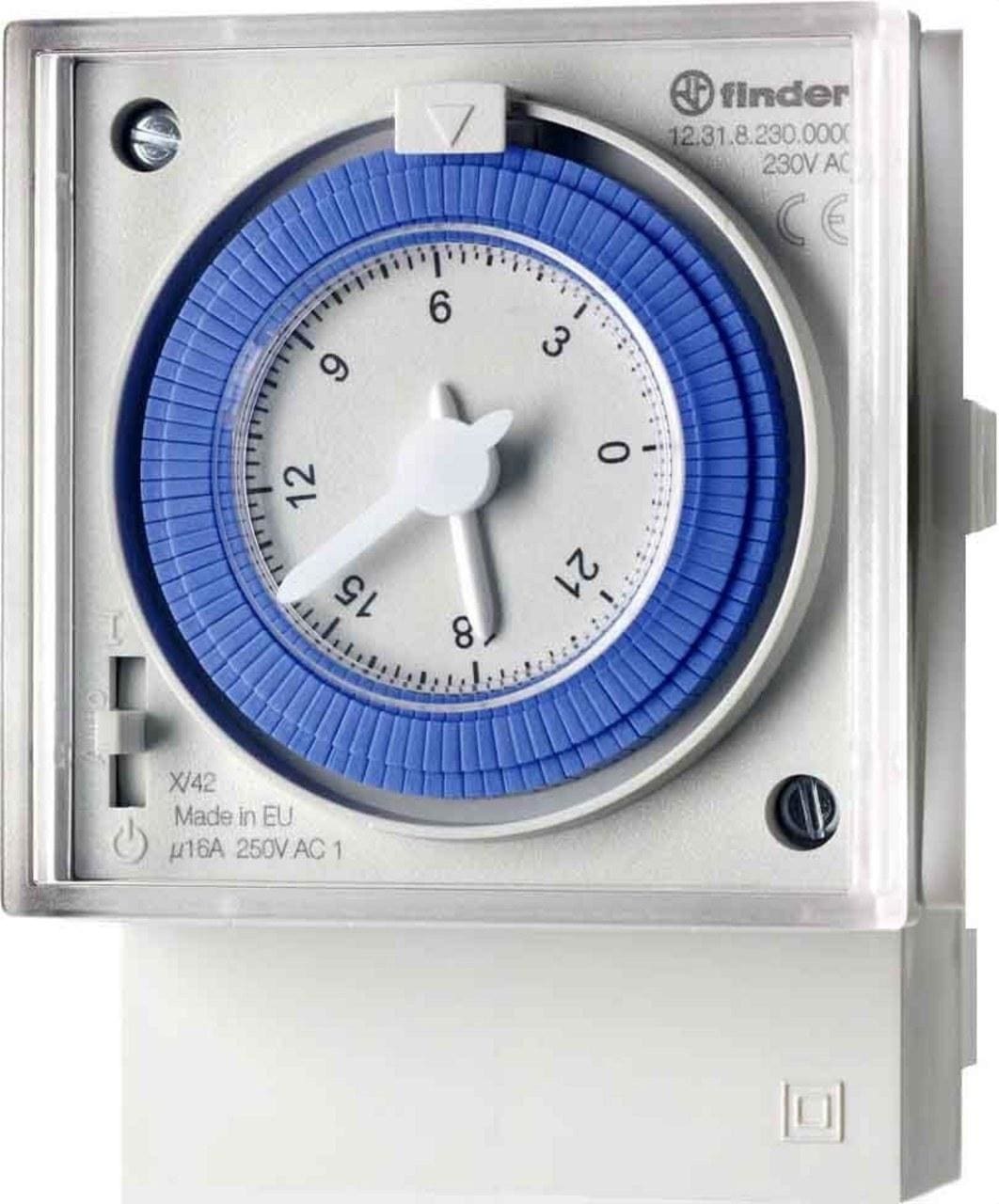 FINDER - Interruptor horario diario SERIE 12, 72x72mm, 1 contacto conmutado 16A, 230V AC, reserva de marcha