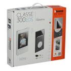 BTICINO - Kit manos libres unifamiliar con Classe 300EOS with Netatmo en color blanco y placa exterior LÍNEA 3000 en acabado negro