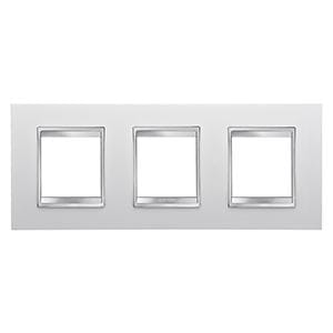 GEWISS - Placa Lux International con 2+2+2 módulos horizontales en tecnopolímero blanco leche