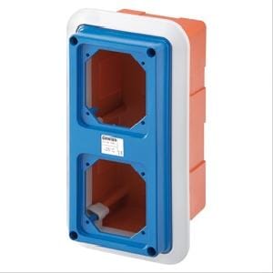 GEWISS - Caja con marco para empotrar con tapa troquelada preparada para 2 frontales SFB IP55