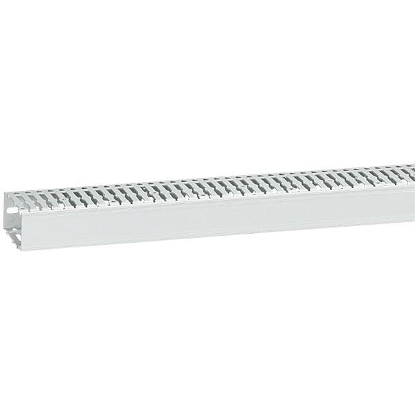 LEGRAND - Canal para cuadros de paredes perforadas - 40x80mm - gris claro sin halógenos