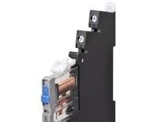 OMRON - Relé SPDT 6A borna+base tornillos 24VCC pulsador de prueba