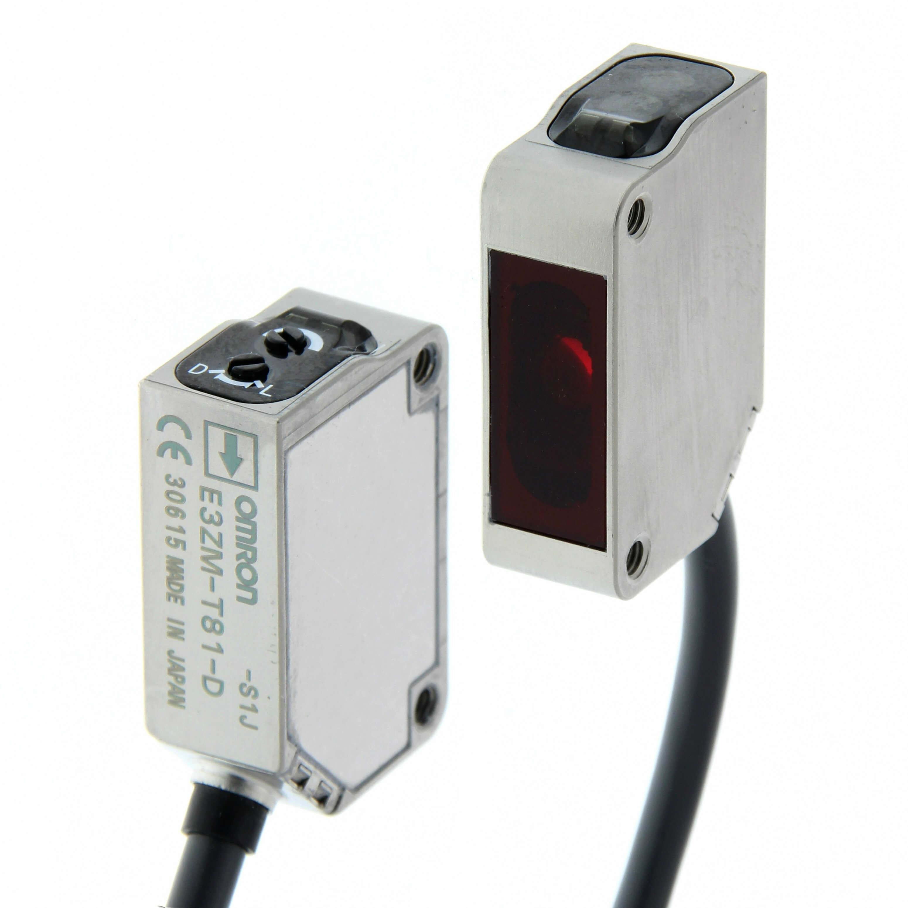 OMRON - FOTOCELULA METALICA CORRIENTE CONTINUA 3H BARRERA 15m PNP CABLE 2m