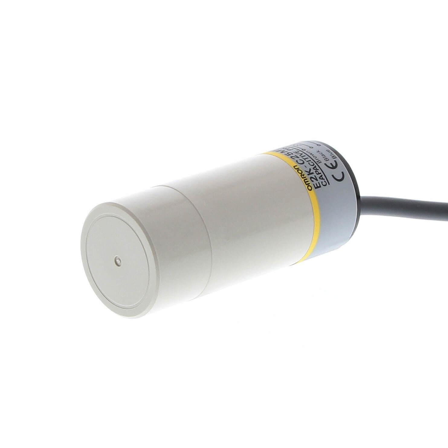 OMRON - Detector capacitivo CC 3h 25mm PNP NA