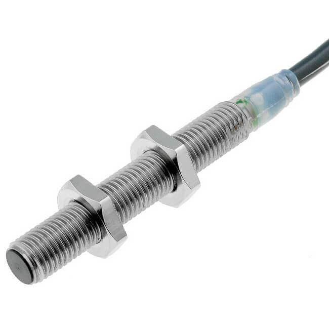 OMRON - DETECTOR LARGO 3H ENR 2mm M8 PNP CBL2m ACERO