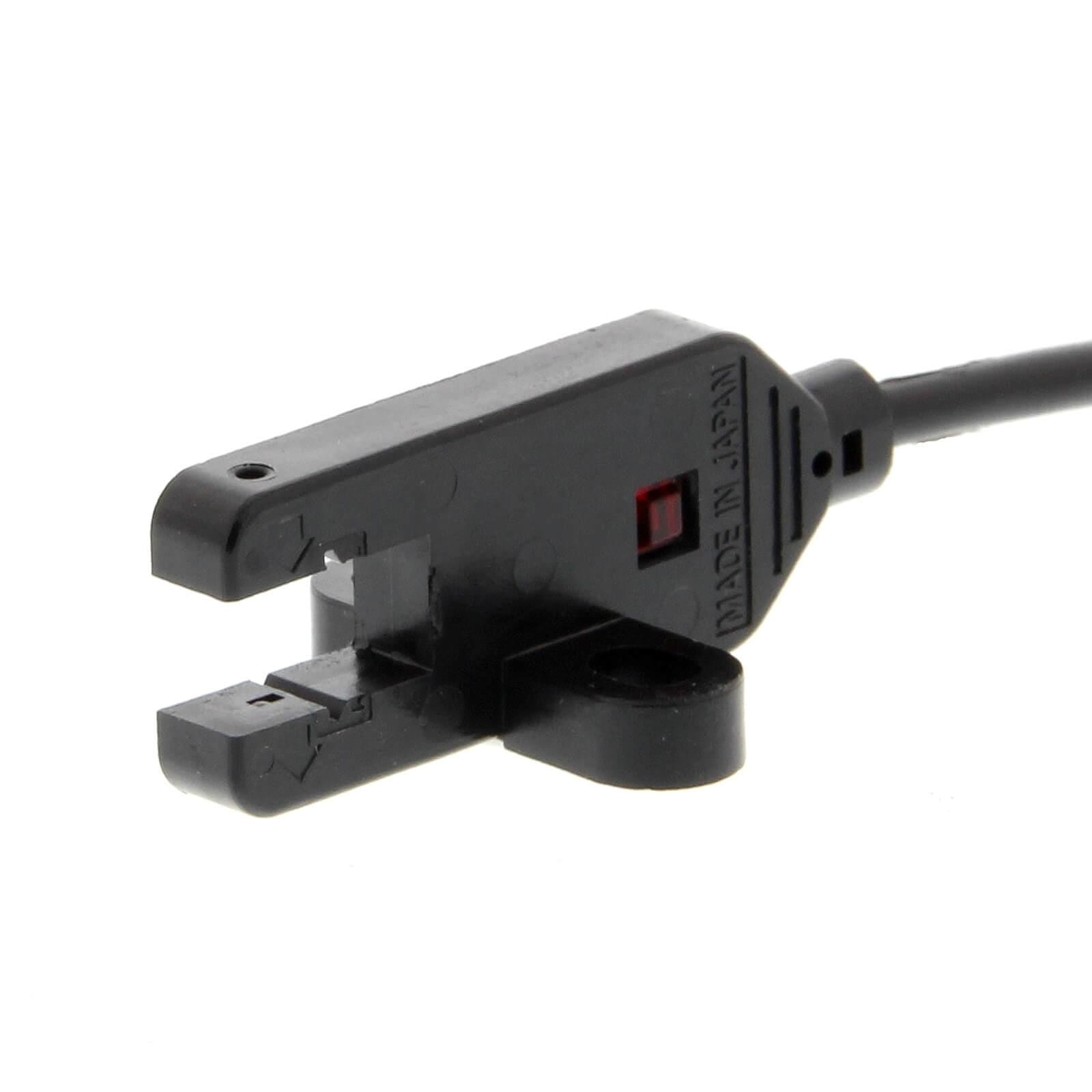 OMRON - Sensor herradura 5mm vertical PC-Board