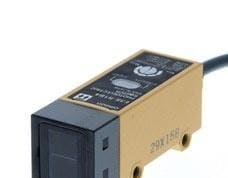 OMRON - E3S-R1B4  SOR.OBJETOS TP CC 3 HL.EPJO.1M PNP HZ.