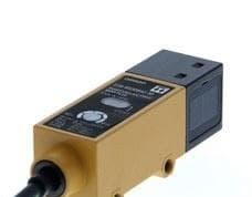 OMRON - E3S-RS30B42-30  SENSOR OBJETOS TP E3S-RS30B42-30 PNP VT.