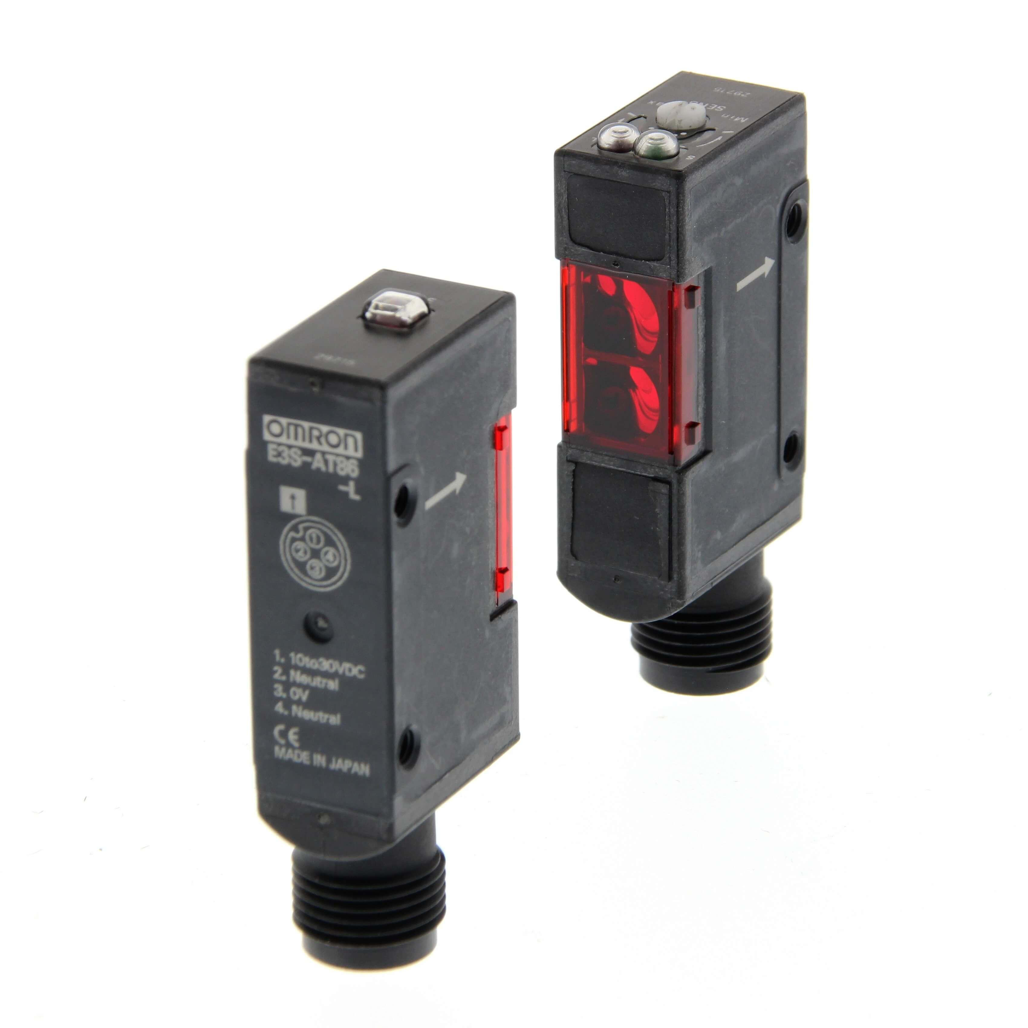OMRON - Sensor plástico CC 3 hilos barrera 7m vertical NPN M12