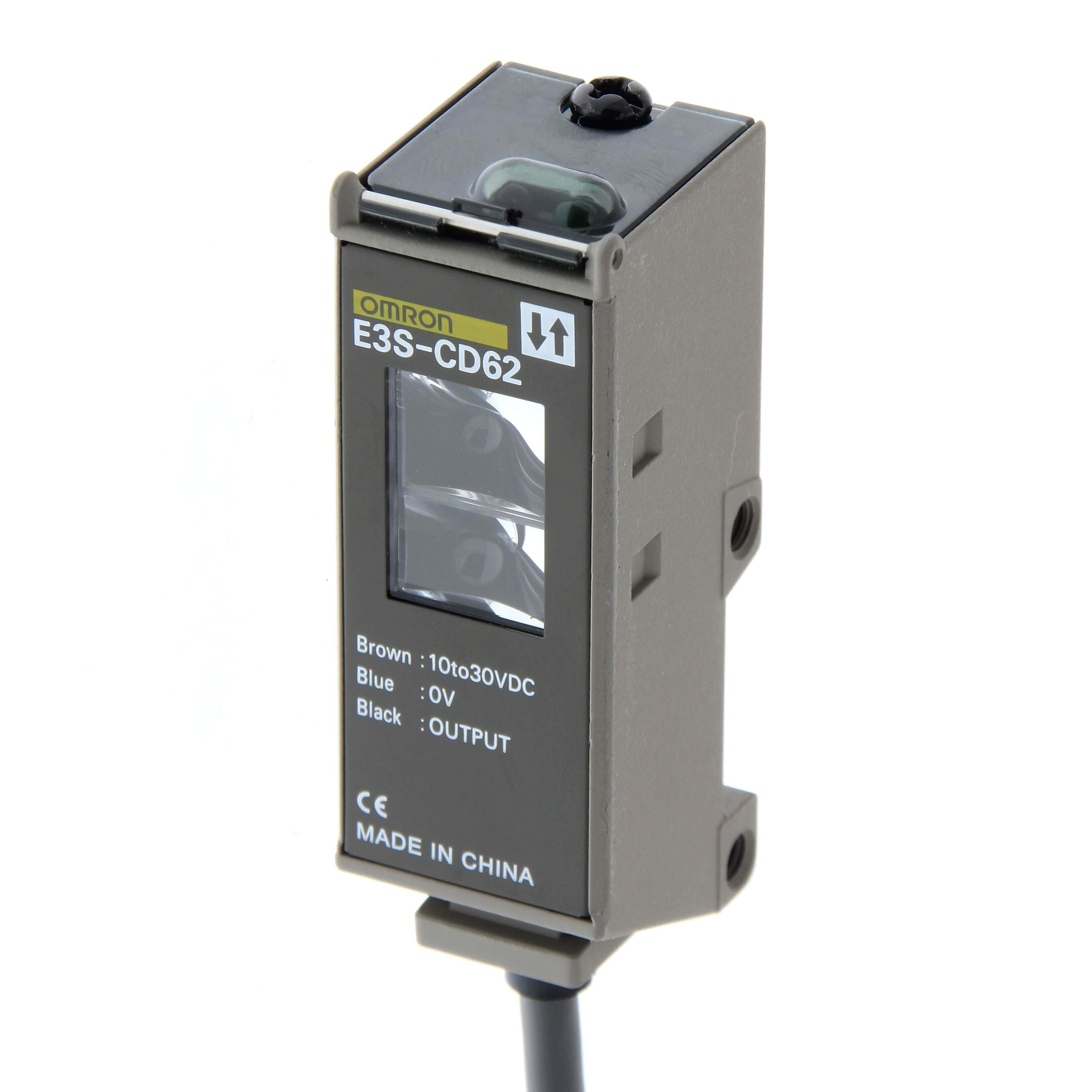 OMRON - Sensor robusta CC 3h réflex vertical 2m