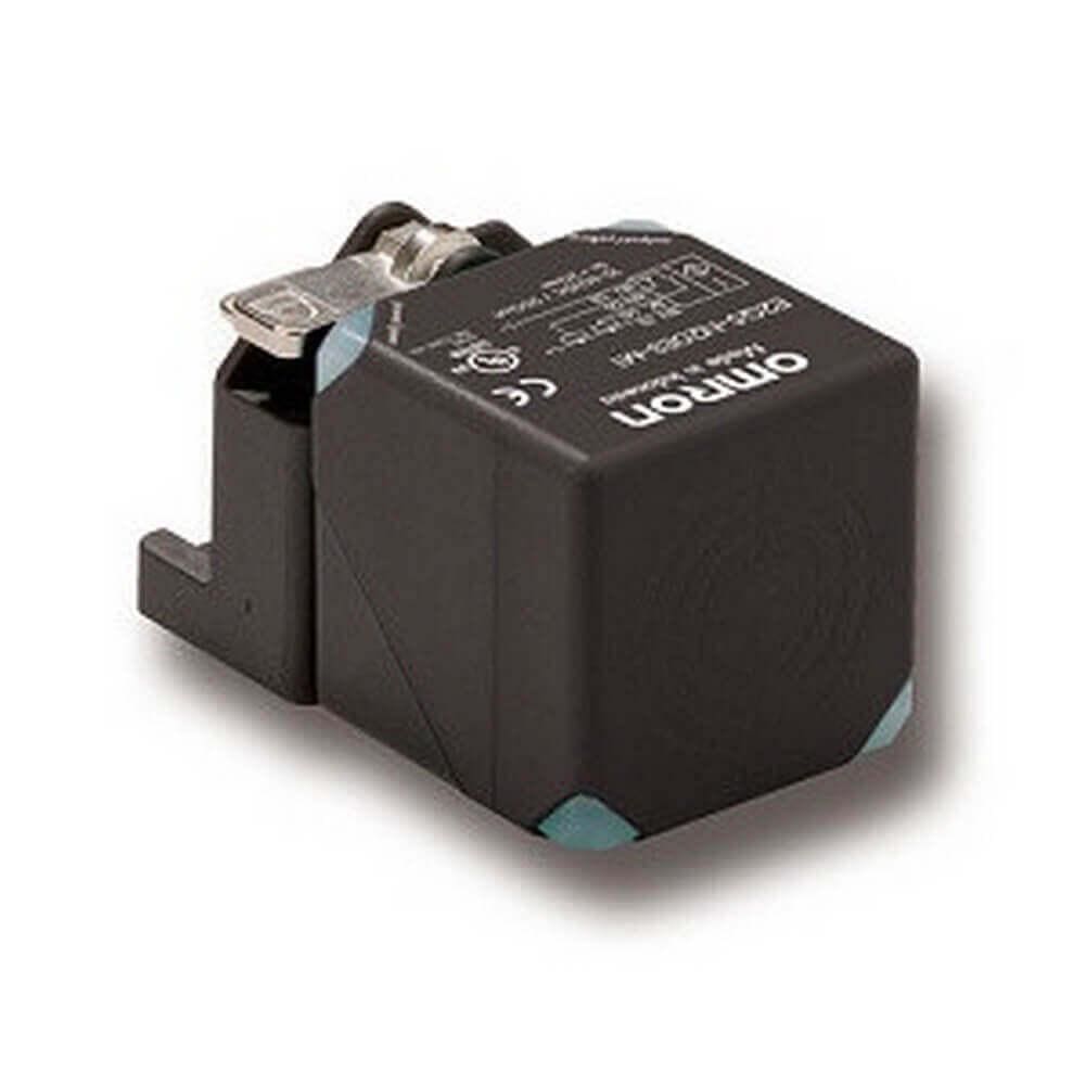 OMRON - Sensor cuadrado DC de proximidad 3h NoEnr 40mm PNP NA/NC conector M12