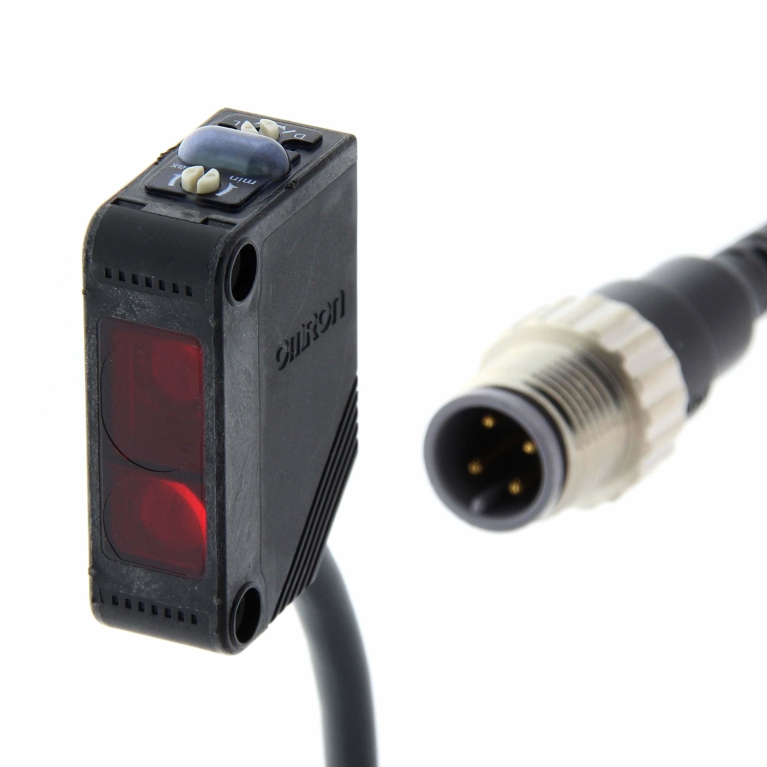 OMRON - Láser BGS CC4h réflex 200mm PNP 0,3 módulos + M12
