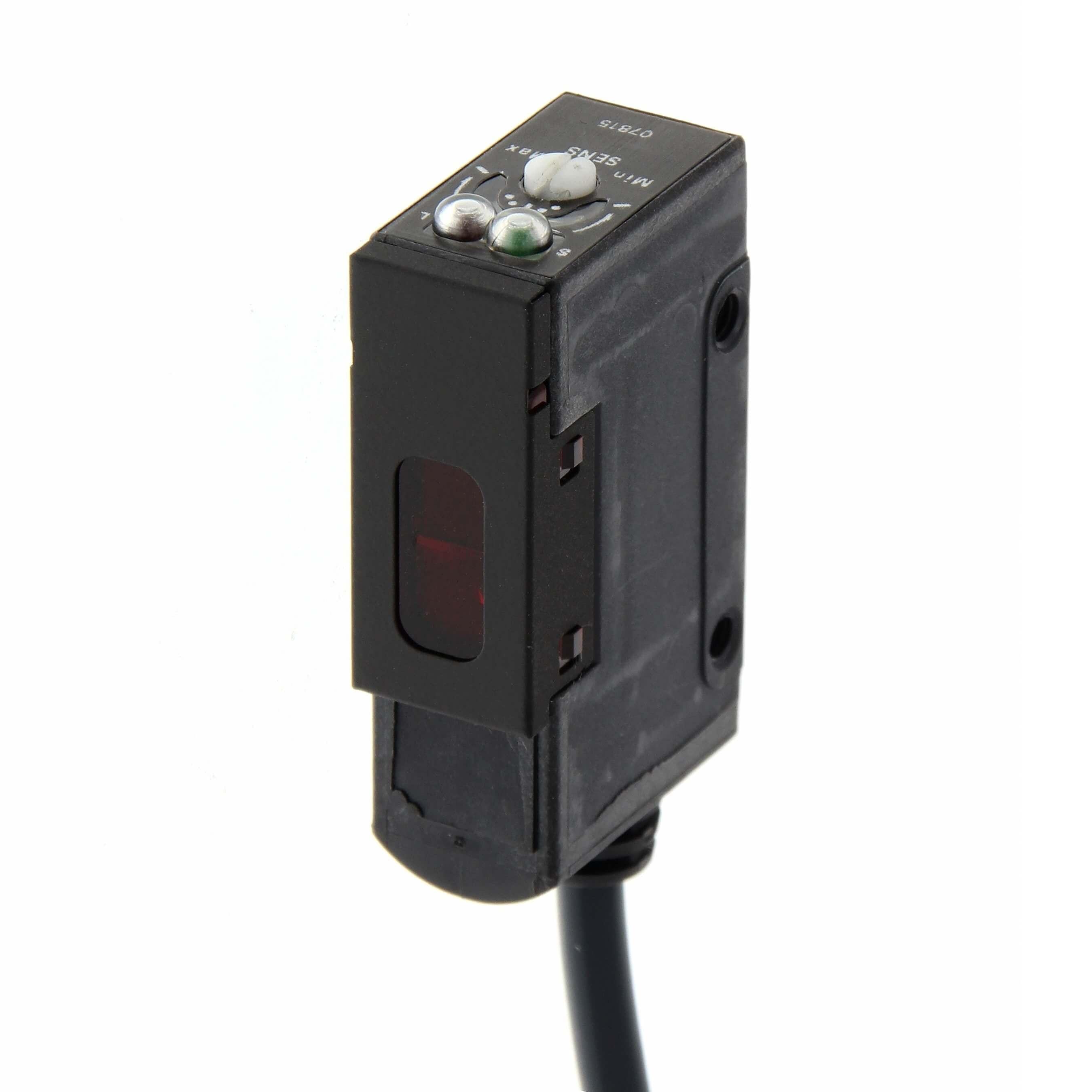 OMRON - E3S-AR61  SENSOR PLAST.ICO CC 3 HL.EPJO.E3S-AR61