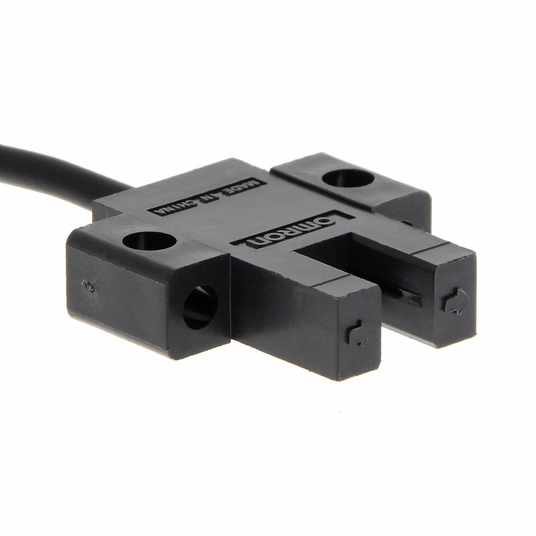 OMRON - HERRADURA 5MM LUZ/OSCURO SEL.CBL.1M